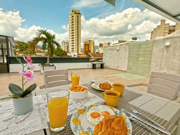 Suite tipo apartamento en San Antonio Cali con terraza y trabajo remoto